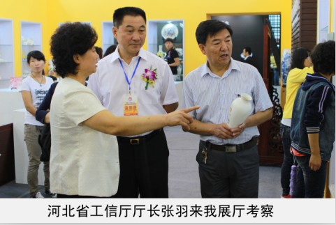 男人手抠女人逼免费看视频省工信厅厅长来我厅考察